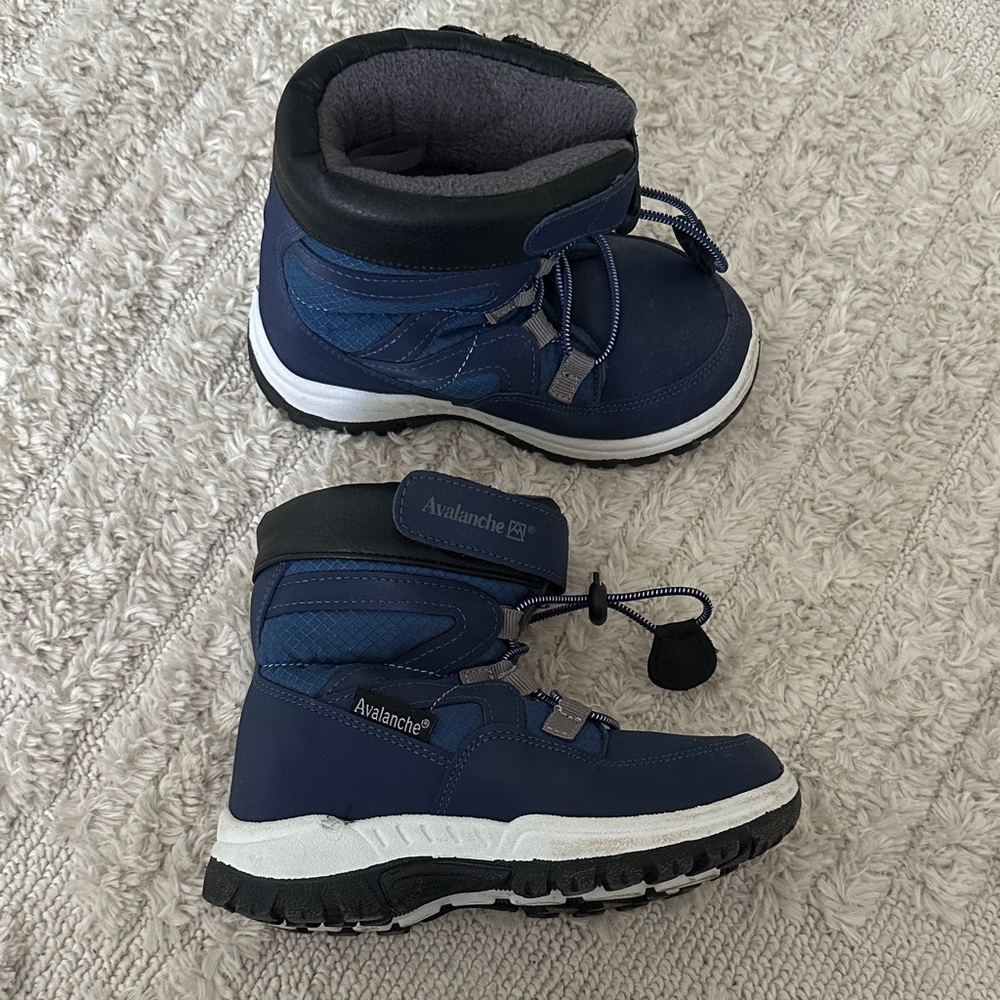 Avalanche Kids' Navy and Black Snow Boots